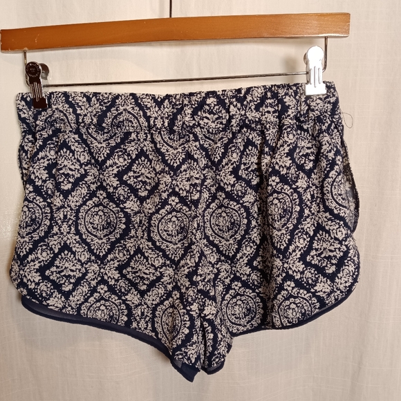 Zuiki Chiffon Navy Print Shorts Size Large - Picture 2 of 6